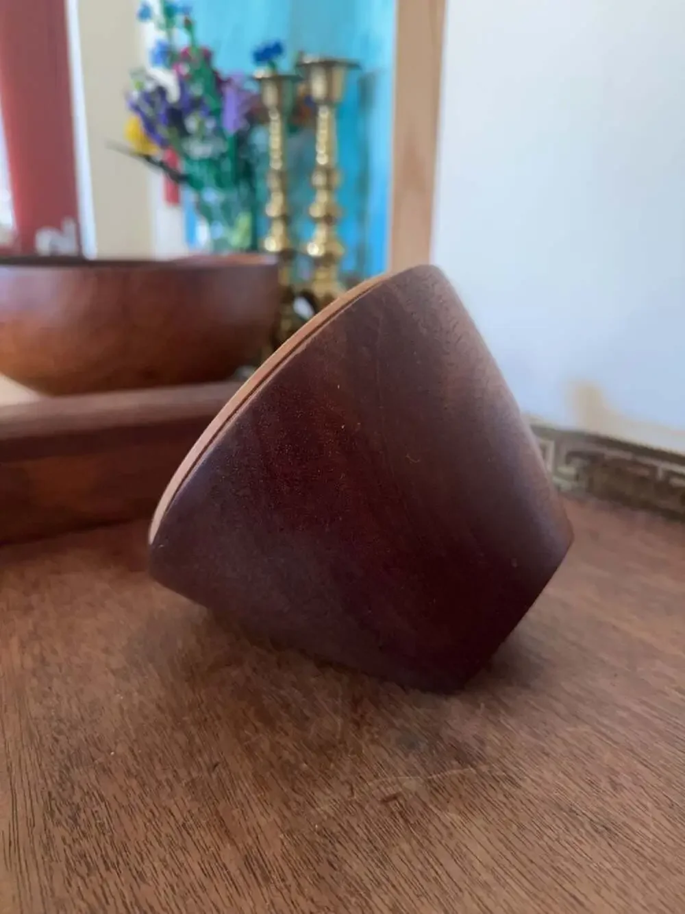 Frog Hollow Round Mahogany Wood Desk Clock